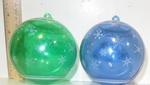 13920 - chr-plastic ball orn. green/blue w/ snow flakes