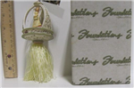 Chr ornament angel w/wreath